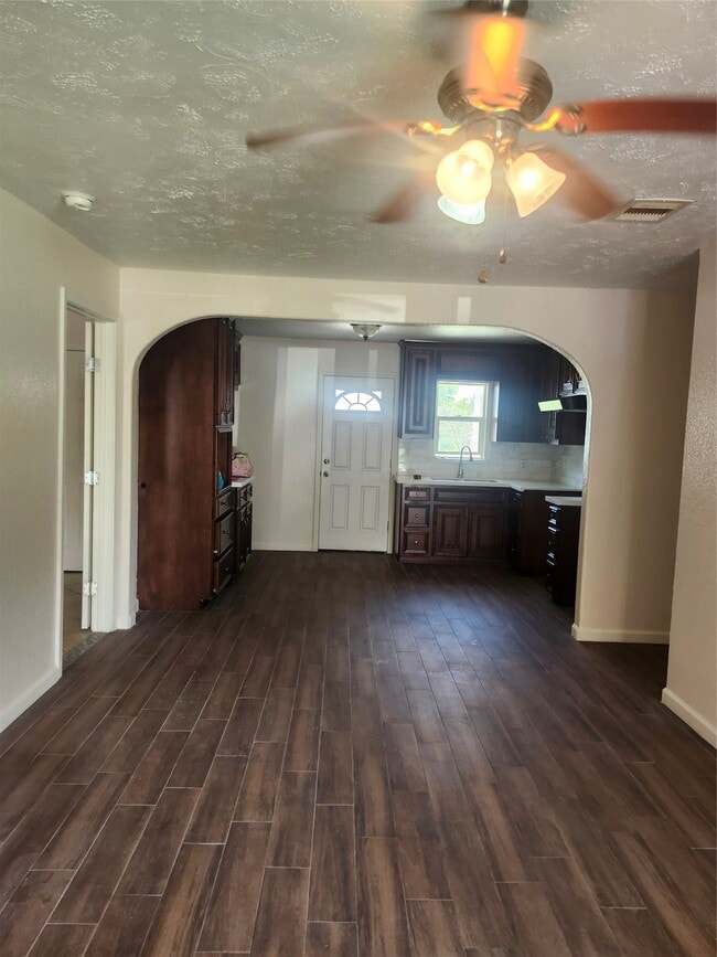 Building Photo - 8921 Laura Koppe Rd