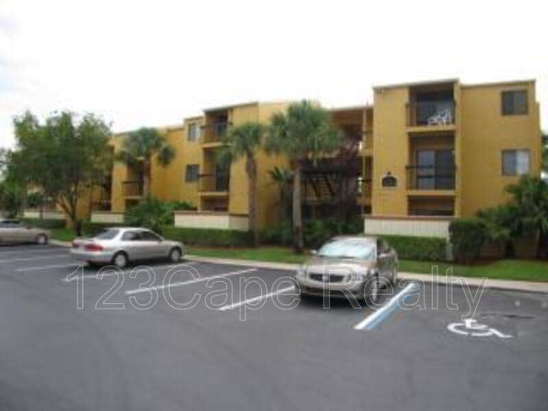 2855 Winkler Ave Unit 120, Fort Myers, FL 33916 Condo for Rent in