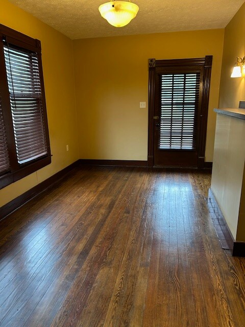 Foto del edificio - 96 E Franklin St