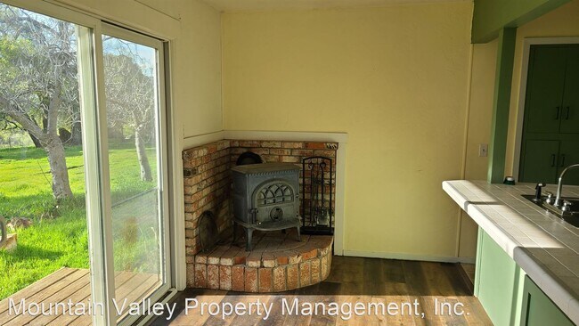 Building Photo - 3 br, 2 bath House - 12332 Silver Springs ...