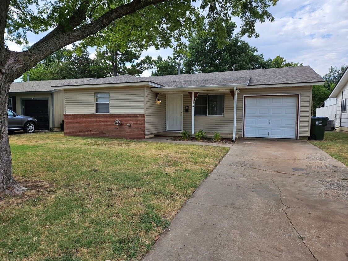 Foto principal - (3) Bed/(1) Bath in Core Norman! Pet Negotiable!