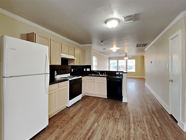 Building Photo - 18722 Atasca Oaks Dr