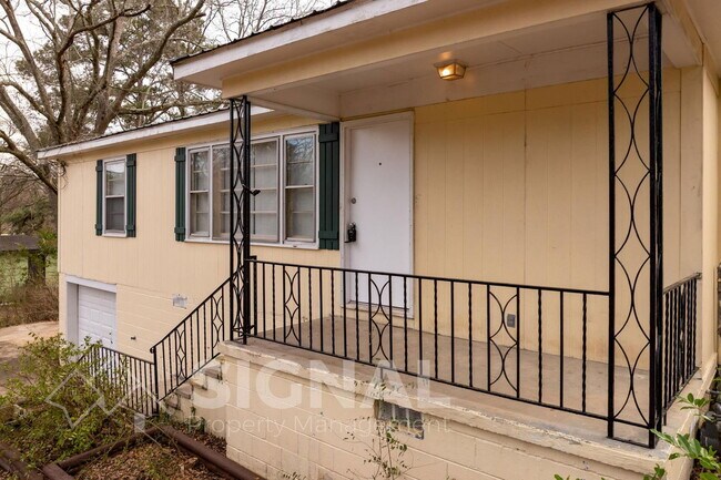 Foto del edificio - 213 Lake Dr Cir NE