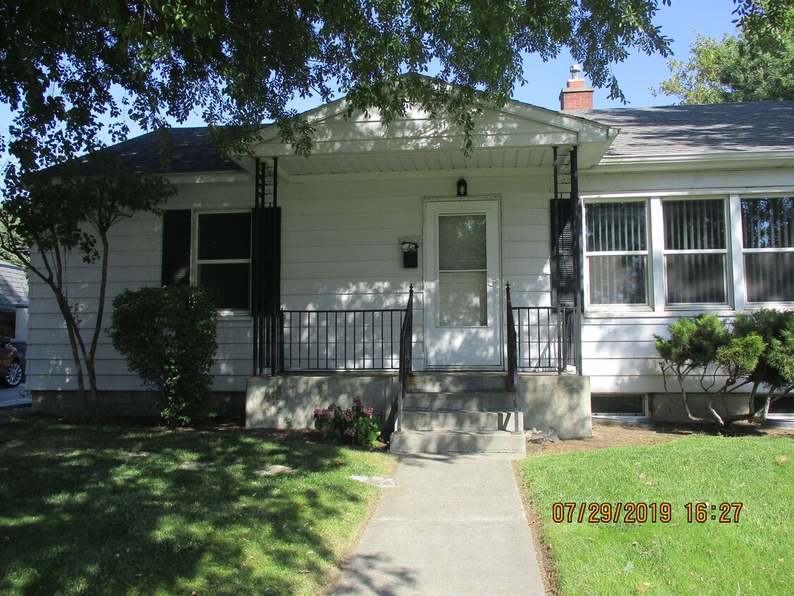 Foto principal - 1334-1334 Hunt Ave