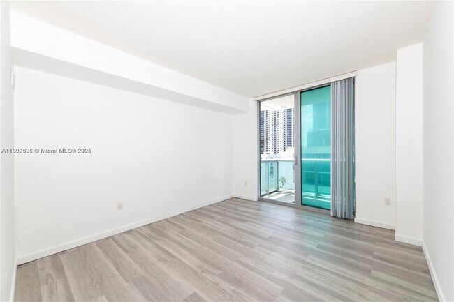 Foto del edificio - 333 NE 24th St