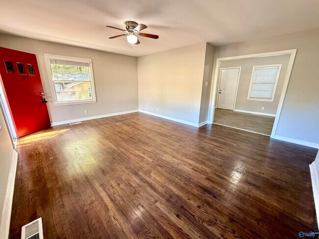 Foto del edificio - 117 Meadow Dr