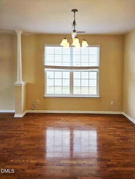 Foto del edificio - 105 Chandler Springs Dr