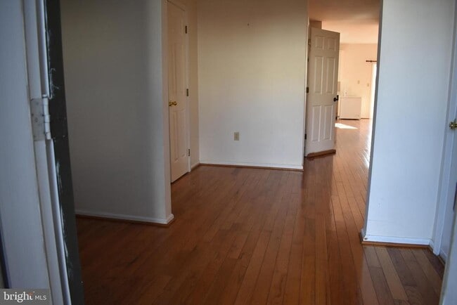Building Photo - 713 Whitetail Cir