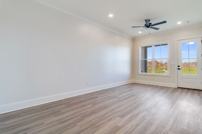 Building Photo - 310 Edsall Ln