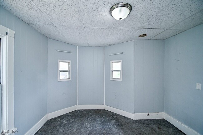 Building Photo - 825 7th St NW