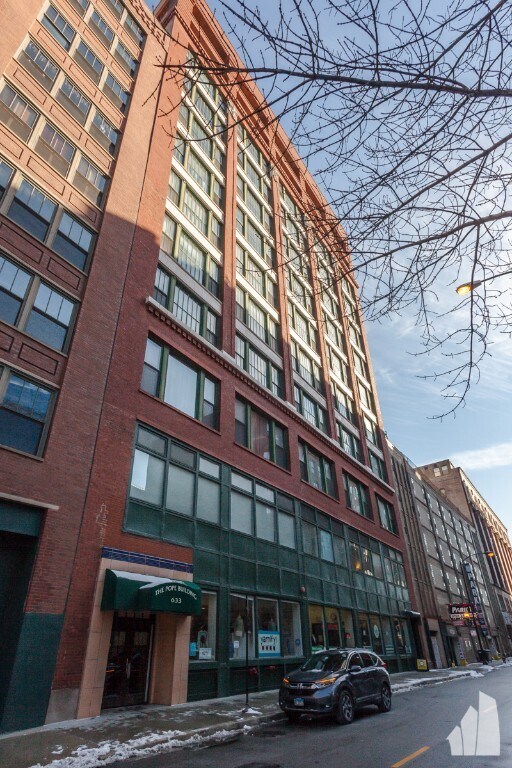 Foto del edificio - 633 S Plymouth Ct