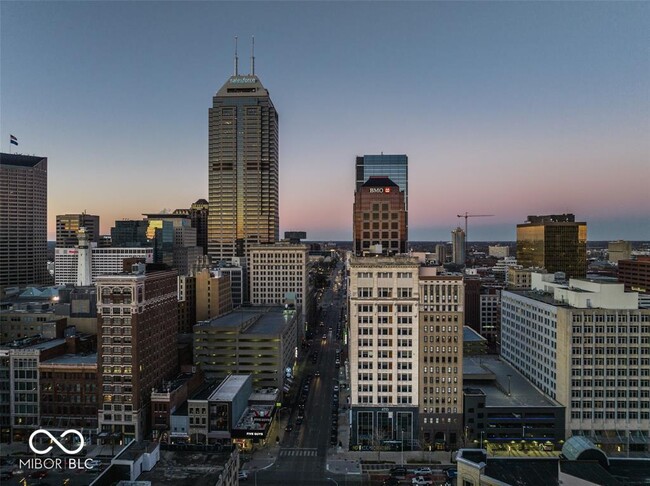 Foto del edificio - 110 E Washington St