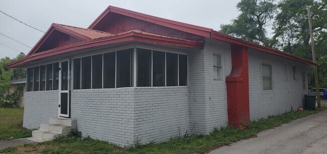 Foto del edificio - 4/1 Lakeland Home