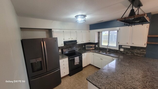 Foto del edificio - 4032 Blythewood Pl