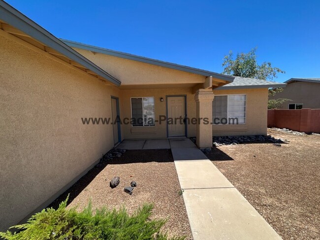 Building Photo - Beautiful Rita Ranch