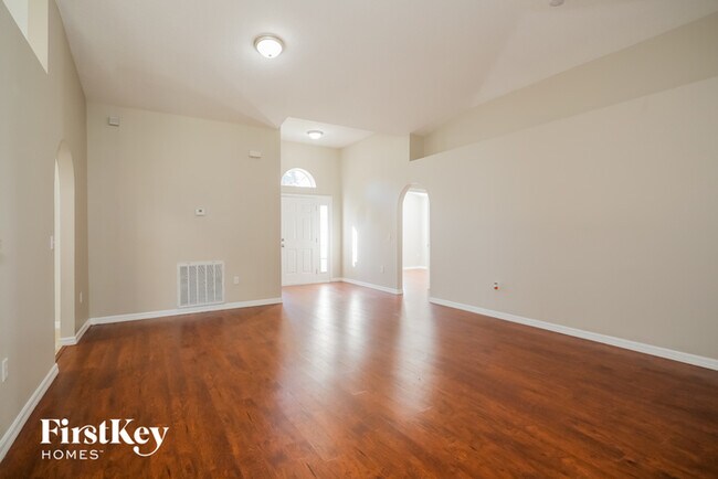 Foto del edificio - 208 King Arthur Ct