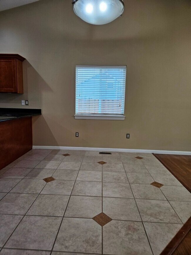 Foto del edificio - 3Bd/2Ba Single Story Home - For viewing!