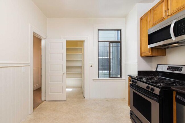 Building Photo - 3 bedroom in San Francisco CA 94103
