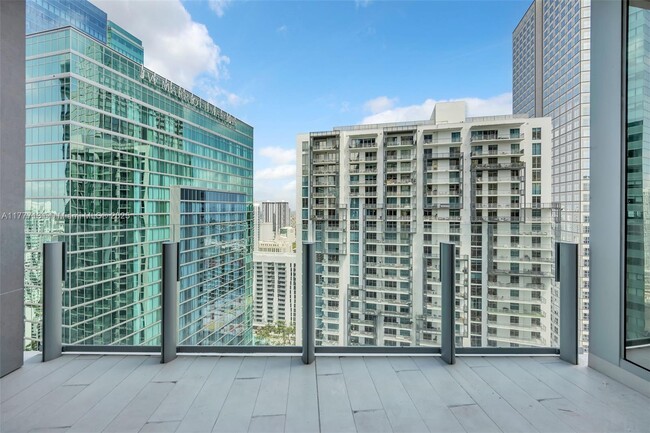 Building Photo - 300 Biscayne Blvd Way