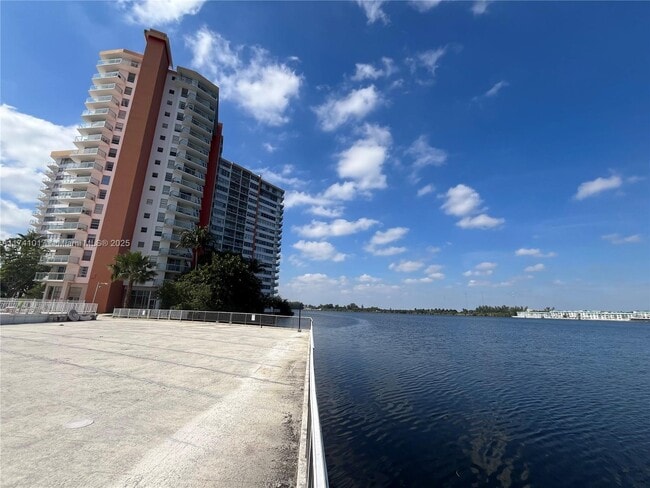 Building Photo - 1301 NE Miami Gardens Dr