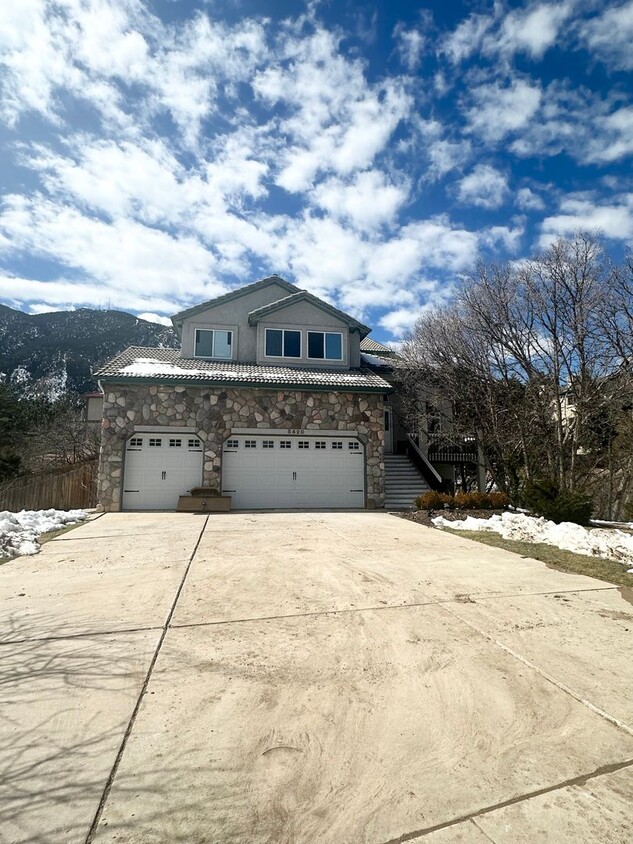 Primary Photo - Move In Ready Home on Broadmoor Bluffs