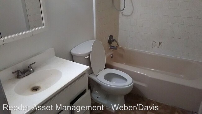 Building Photo - 5 br, 2 bath House - 849 North 450 West