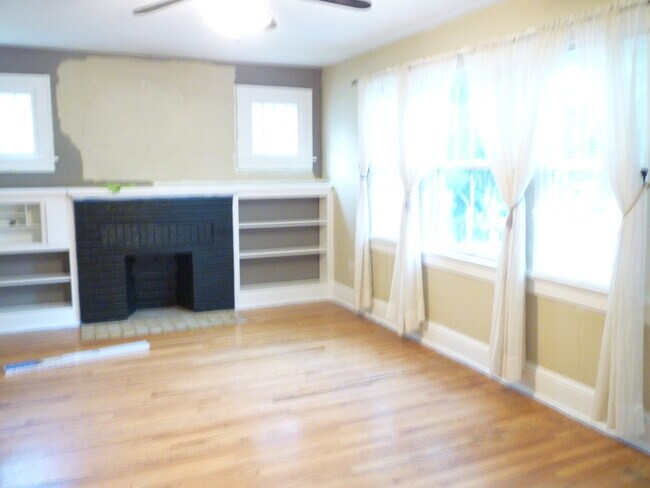 Foto del edificio - 1573 Glencoe St