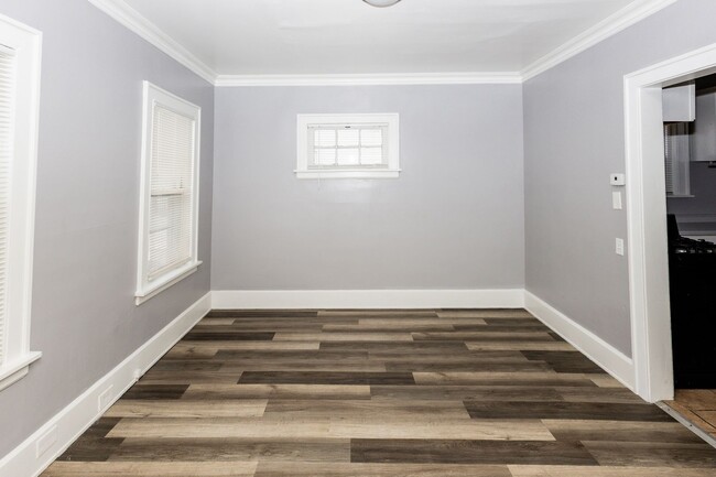 Foto del edificio - 1561 E 204th St