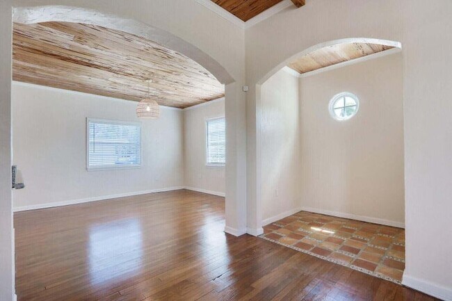 Foto del edificio - 359 Greenbriar Dr