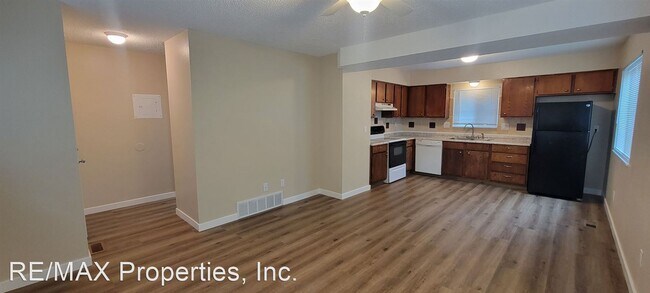 Building Photo - 2 br, 1 bath House - 1225 N Chestnut St