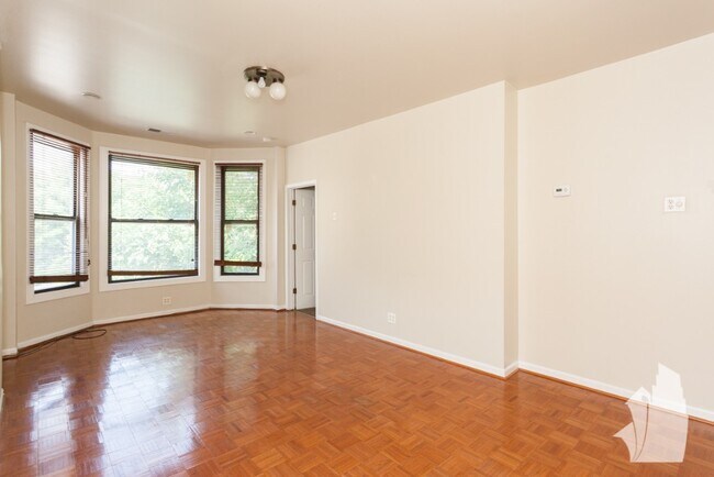 Building Photo - 2321 N Albany Ave