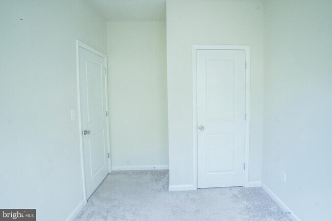 Building Photo - 616 Hendrix Ave