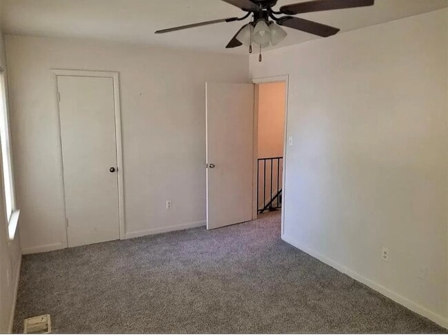 Foto del edificio - 576 Crestwood St SW