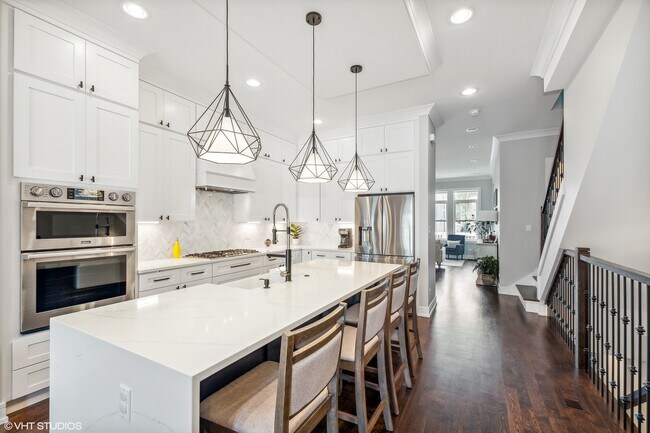 Foto del edificio - 5334 W Leland Ave