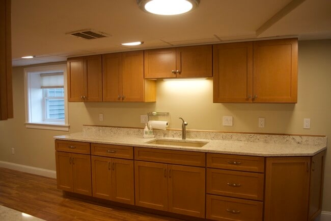Building Photo - 9 Pinehurst Ave