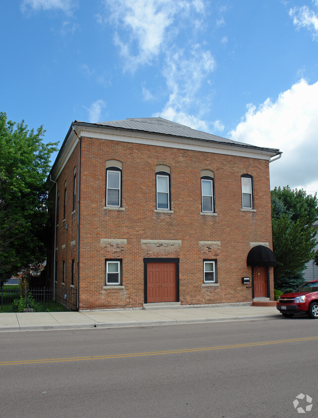 Building Photo - 45 E Walnut St