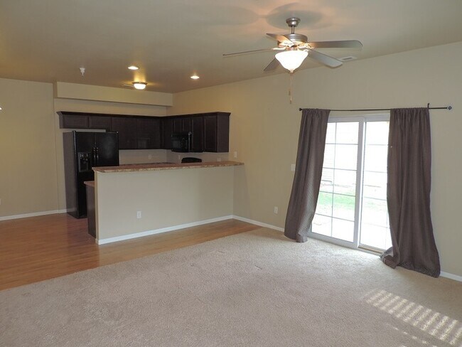 Foto del edificio - $1,950 | 3 Bedroom, 2.5 Bathroom Town Home | Pet Friendly* | Available for August 1st, 2026 Move In!