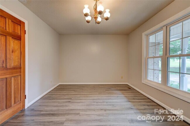 Building Photo - 3006 Fieldstone Ln