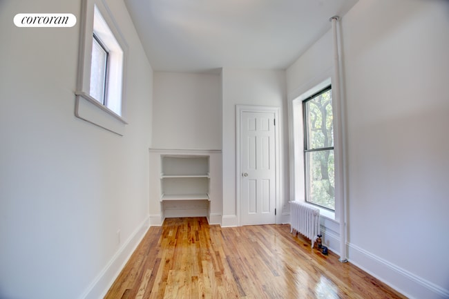 Building Photo - 304 W 30th St