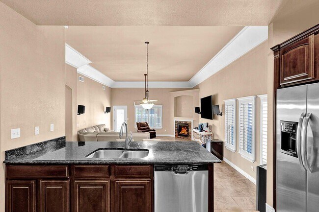 Building Photo - 5413 Roberto Avalos Ct