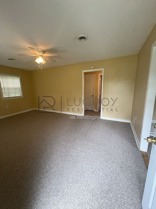 Foto del edificio - 346 Mason Blvd