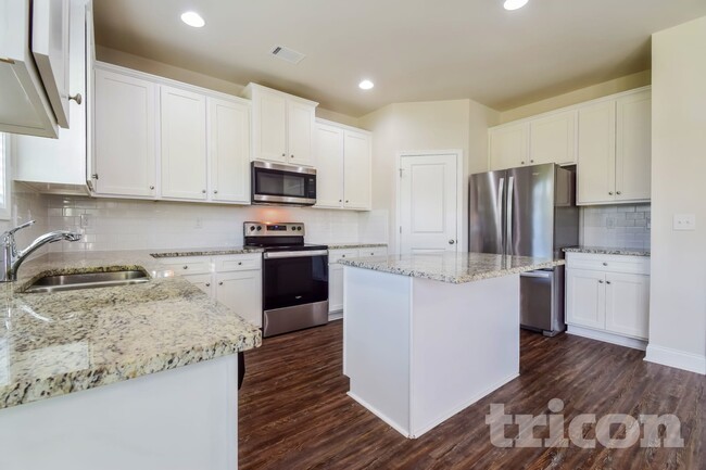 Building Photo - 4010 Bella View Ln