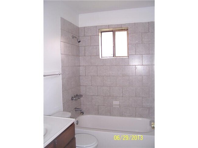 Foto del edificio - 406 Dubarry St