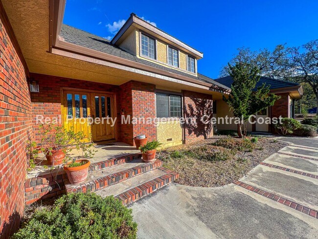 Foto del edificio - LEASE PENDING -  Home in Atascadero - 4 Be...