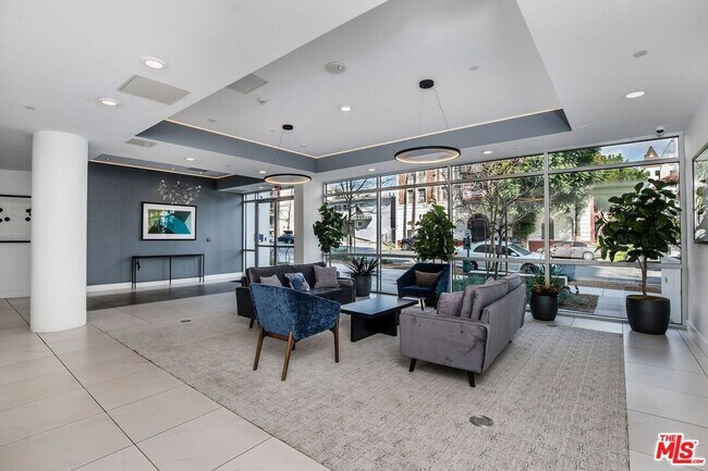 Foto del edificio - 453 S Kenmore Ave