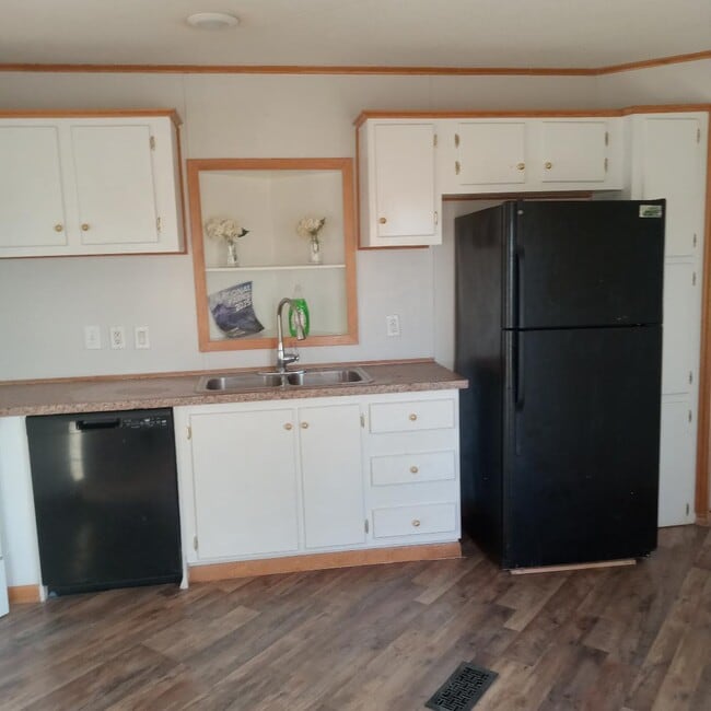 Building Photo - 5104 County Road 1200