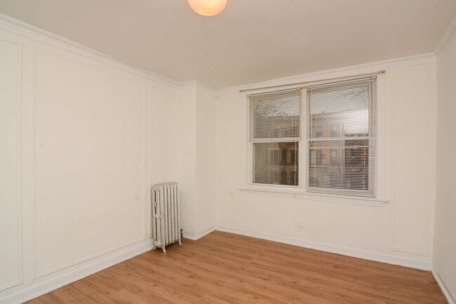 Foto del edificio - 4060 N Kenmore Ave