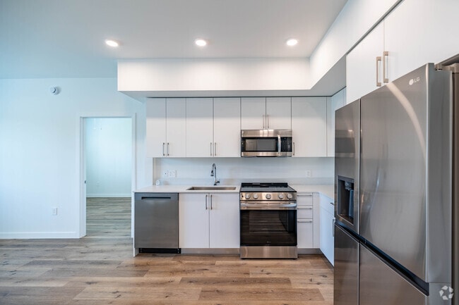 2BR, 2BA - 910SF - Kitchen - Adrian Builders at Eureka-18305 &amp; 18355