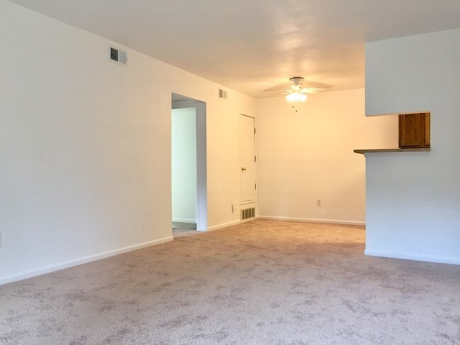 Building Photo - Beautiful Condo in Brandy Chase