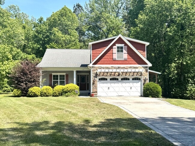 Stunning Home with an Upstairs Apartment or In-law Suite - Stunning Home with an Upstairs Apartment or In-law Suite
